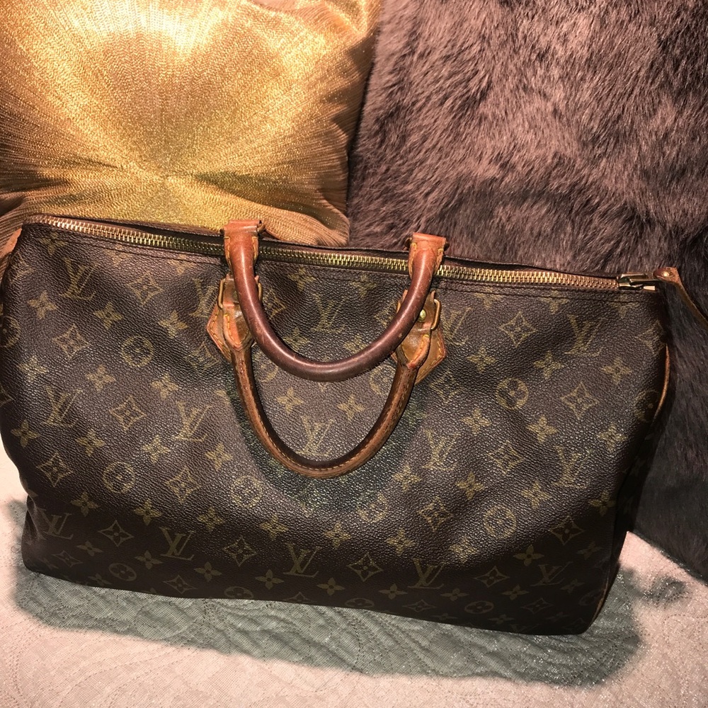 Authentic LV speedy 35
